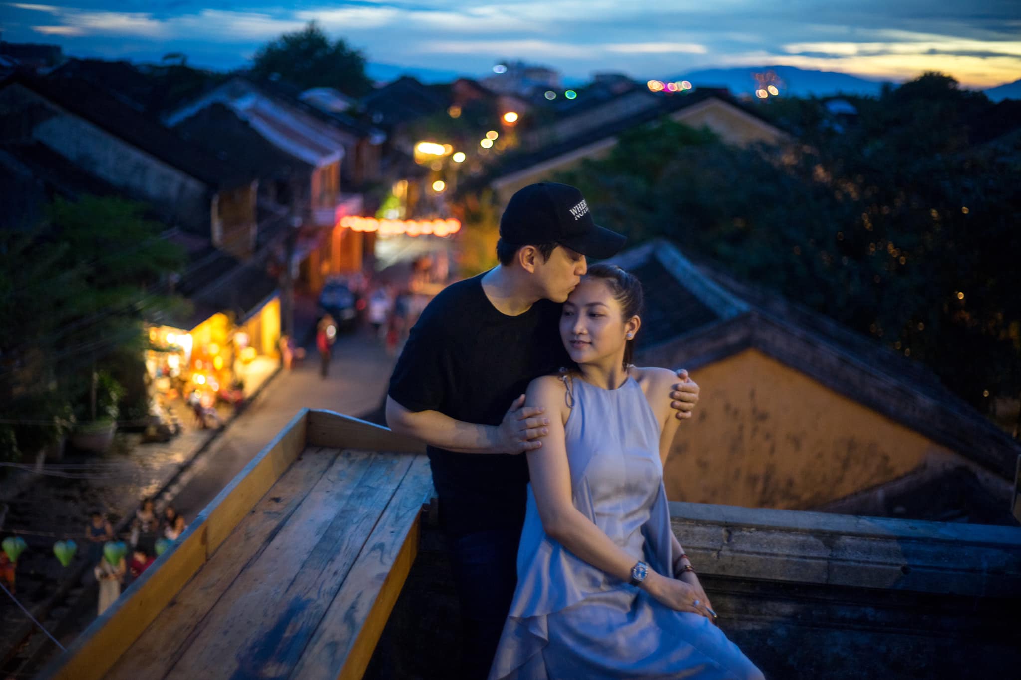 Sao Việt 24h: Loạt ảnh ngọt ngào chứng minh hạnh phúc của Lam Trường và vợ kém 17 tuổi - 2