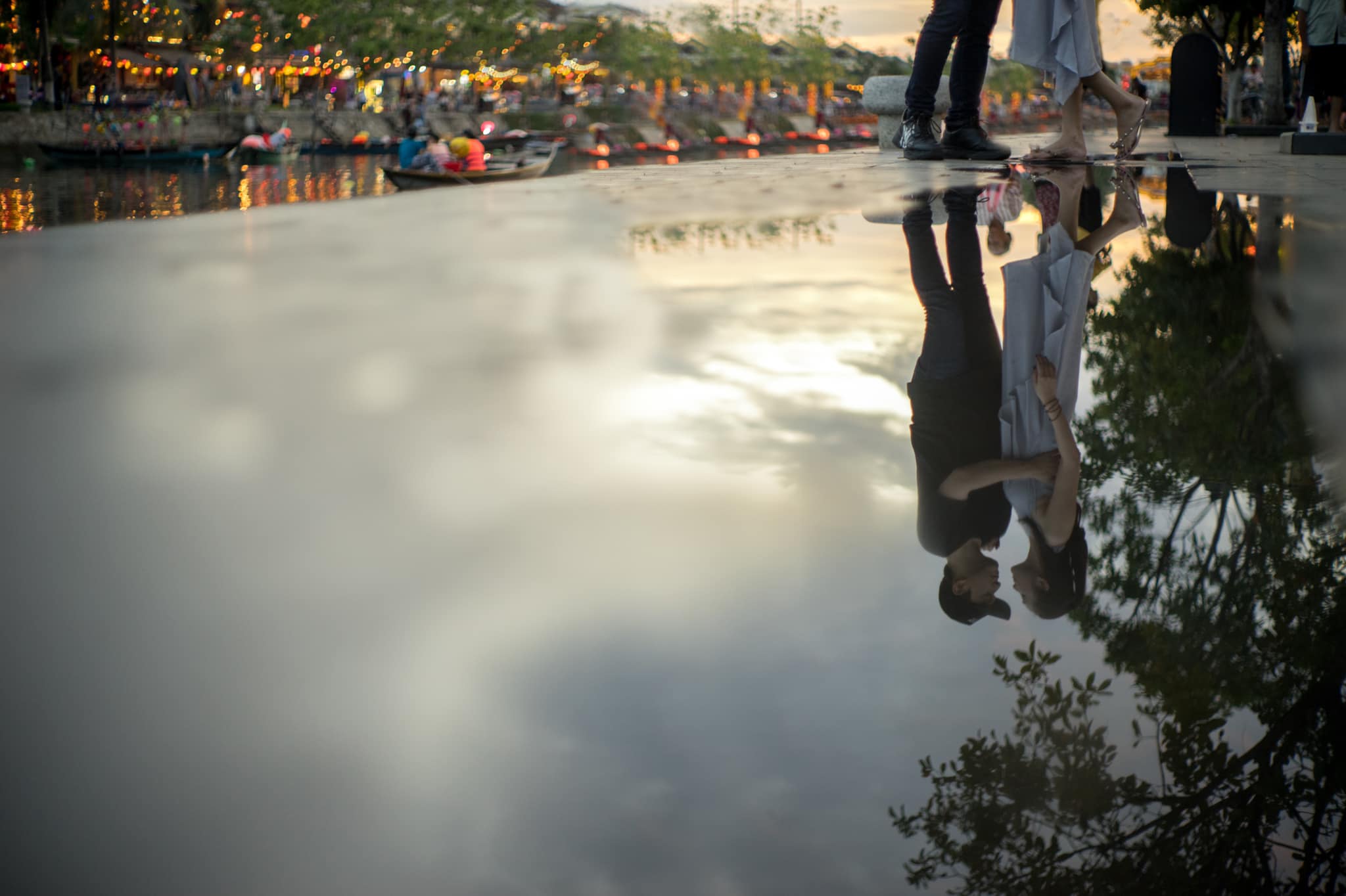 Sao Việt 24h: Loạt ảnh ngọt ngào chứng minh hạnh phúc của Lam Trường và vợ kém 17 tuổi - 4