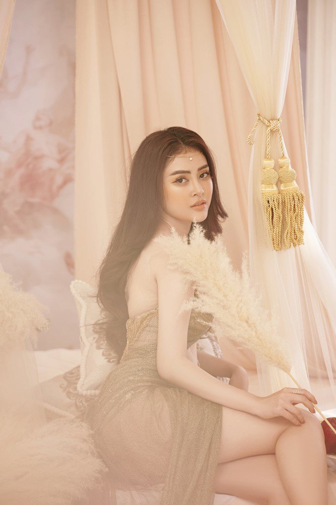 Vừa tốt nghiệp lớp diễn xuất, Á hậu Lý Kim Thảo liền học thêm lớp MC chuyên nghiệp - 10