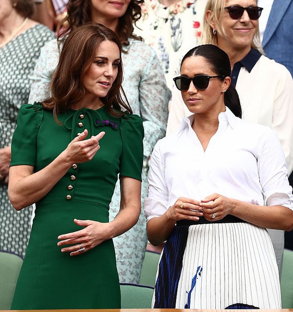 Luôn đứng thứ 2 sau chị dâu Công nương Kate, Meghan nhạy cảm vì không được tôn trọng - 4