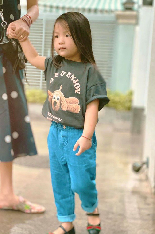 Sao Việt 24h: Phi Thanh Vân tạo dáng trên giường bệnh sau khi nhập viện cấp cứu - 17