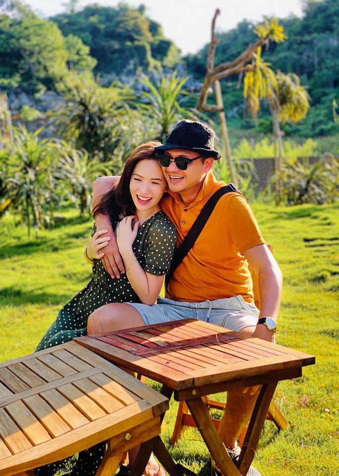 Sao Việt 24h: Phi Thanh Vân tạo dáng trên giường bệnh sau khi nhập viện cấp cứu - 18