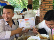 Tin tức - Lần đầu đạt học sinh tiên tiến, nam sinh "mang giấy khen đi khắp thế gian", mừng hơn trúng số