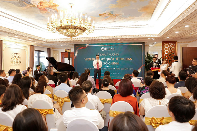 Chuyên gia thẩm mỹ hàng đầu cùng các Sao nổi tiếng có mặt tại VTM Quốc tế Dr.Han
