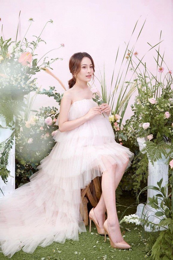 Vợ kém 13 tuổi của Dương Khắc Linh tung ảnh bầu ngọt như kẹo, bụng đã to như sắp sinh - 6