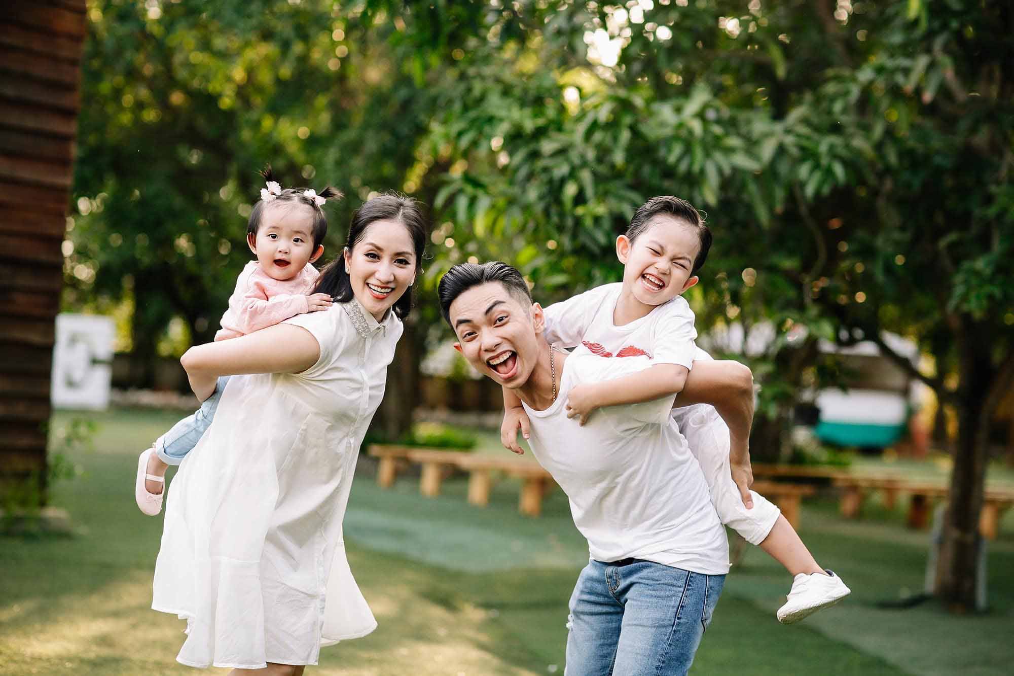 Khánh Thi ngồi cạnh tình cũ Chí Anh, nhan sắc cả hai được đánh giá là amp;#34;một trời một vựcamp;#34; - 6