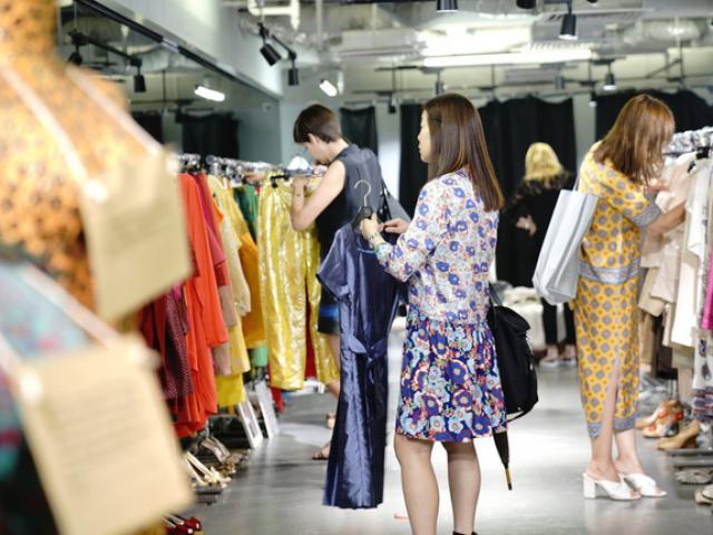 Bí mật động trời ở shop quần áo: Vì sao nhân viên không bao giờ mua đồ của cửa hàng?