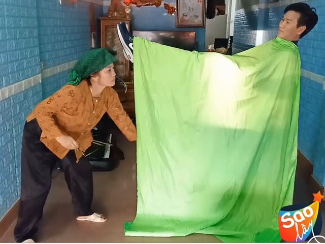 Lê Thị Dần và chồng hiền khô làm dân mạng cười bò, clip độc đáo hơn cả nhiều sao Việt