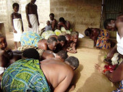 Tin tức - Nơi những cô gái còn trinh trở thành nô lệ, phải lao dịch cả đời chuộc lỗi cho tổ tiên