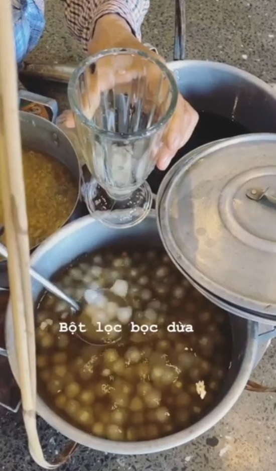 Dẫn người yêu về quê, bà bầu Hồ Ngọc Hà ăn amp;#34;đã đờiamp;#34; đặc sản quê nhà không biết chán - 5