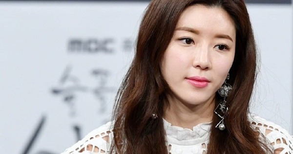 Mỹ nhân Hàn bỏ về nhà sau khi chồng thừa nhận mọi tội danh trước tòa - 1