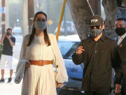 Giải trí - Angelina bịt khẩu trang kín mít xuất hiện nhưng khán giả chỉ chú ý đến Pax Thiên