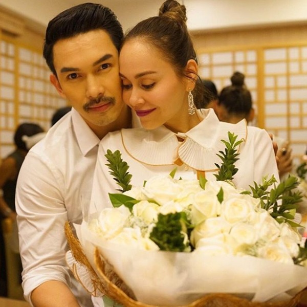 Showbiz xứ chùa Vàng: Ngậm ngùi nhìn 5 nam thần Thái Lan thích amp;#34;lái máy bay bà giàamp;#34; - 9