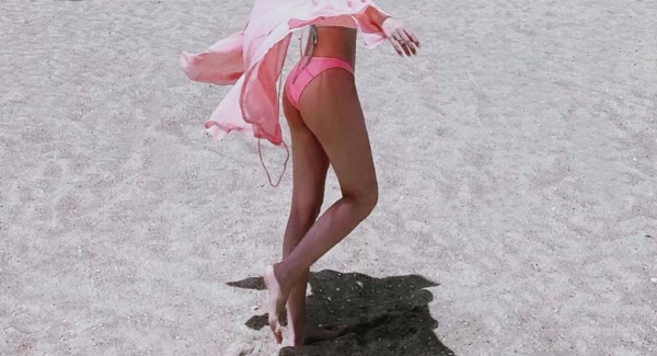 Ngày thường toàn diện áo bà ba, Puka thoáng chốc đã thành mỹ nữ gợi cảm khi mặc bikini - 8
