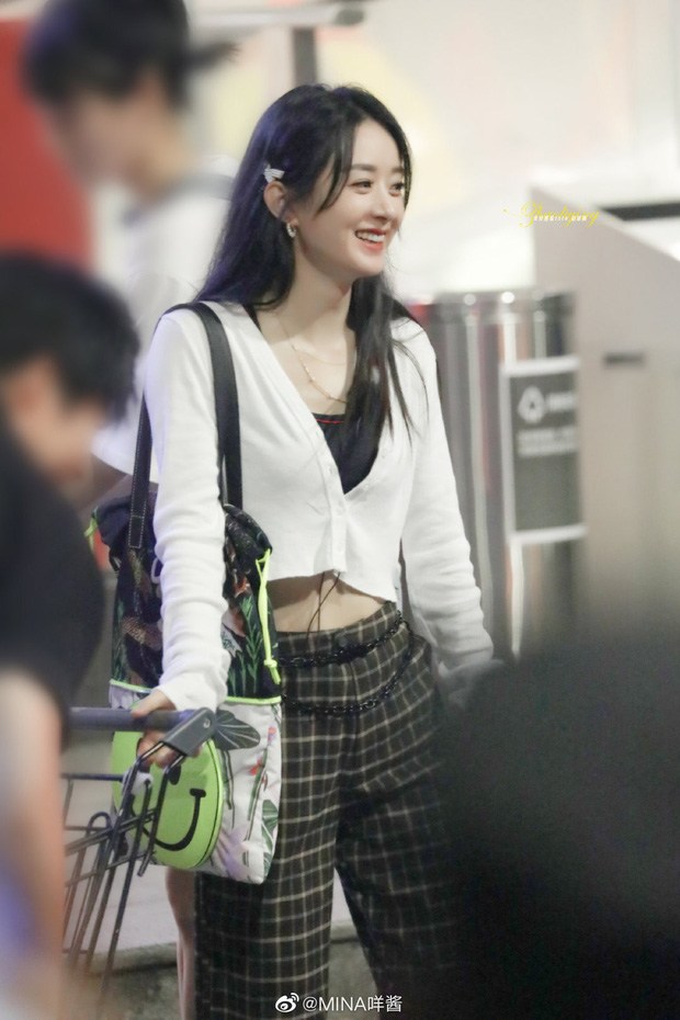 Ngôi sao 24/7: Thái độ khác thường của Angelababy và Huỳnh Hiểu Minh khi liên tục amp;#34;néamp;#34; nhau - 5