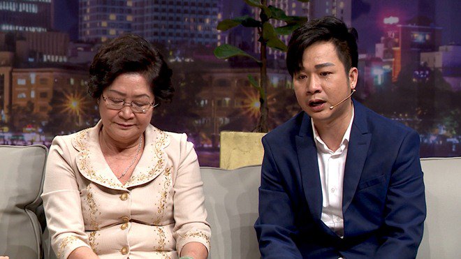 Nhìn mẹ lẻ bóng nuôi 5 con, ca sĩ nhà 4 tỷ hối hận vì từng cản duyên của mẹ - 4