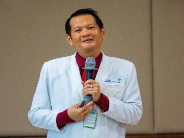 TS-BS Trương Quang Định: Trúc Nhi - Diệu Nhi vẫn còn thở máy