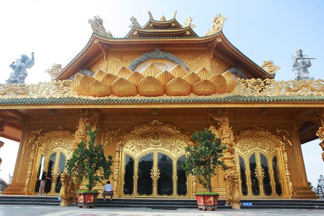 ngoi chua "dat vang" co ca tram con rong, phuong uon luon o hung yen - 13