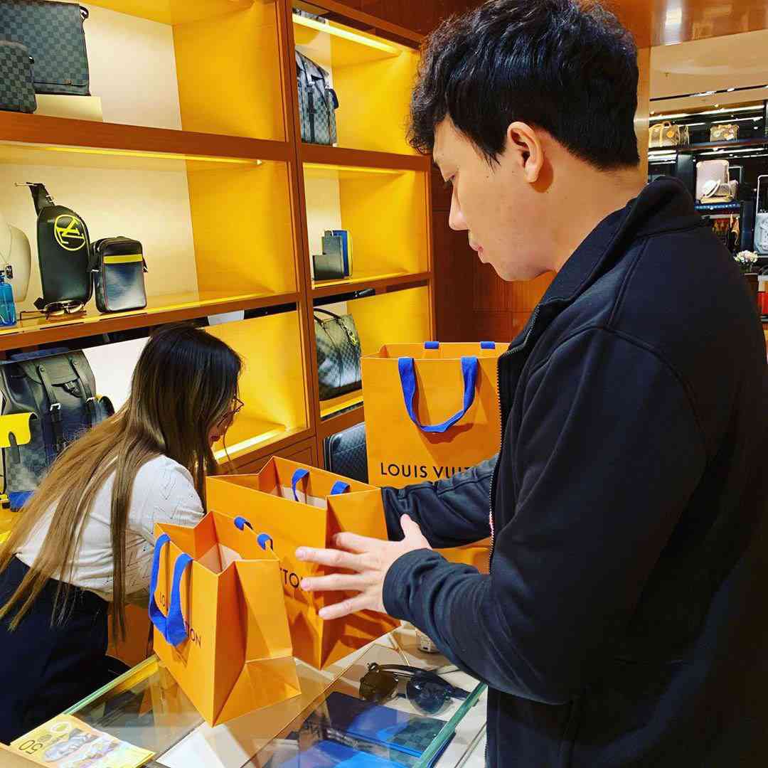 Mạnh tay mua hàng hiệu, Trấn Thành còn đầu tư bất động sản