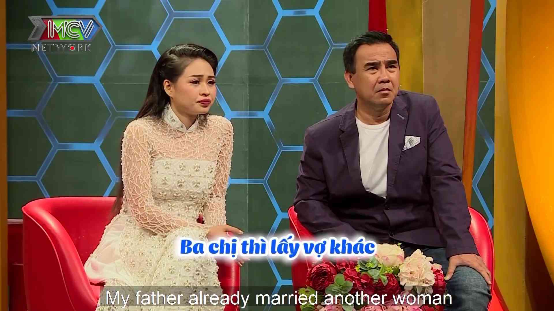 moi cuoi khoc rong vi lam dau kho, 35 nam sau me chong bao: "kiep sau vu di tim con" - 5