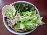 Sức khỏe - Cứ tưởng rau diếp ăn sống tốt nhất nhưng nếu kết hợp 3 món này thậm chí ngừa ung thư
