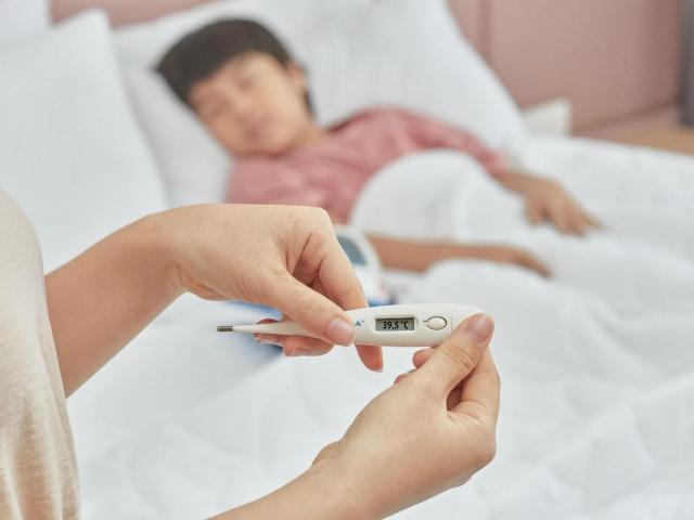 Nhật ký chăm con sốt xuất huyết : Ăn uống bồi bổ sao cho đúng?