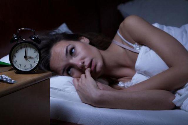 7 thói quen khiến não bộ bị lão hóa nhanh chóng, thậm chí có thể gây teo não - 4