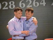 Tin tức - Cuộc hội ngộ đầy ngỡ ngàng của anh em sinh đôi bị bố mẹ cho đi từ 43 năm trước