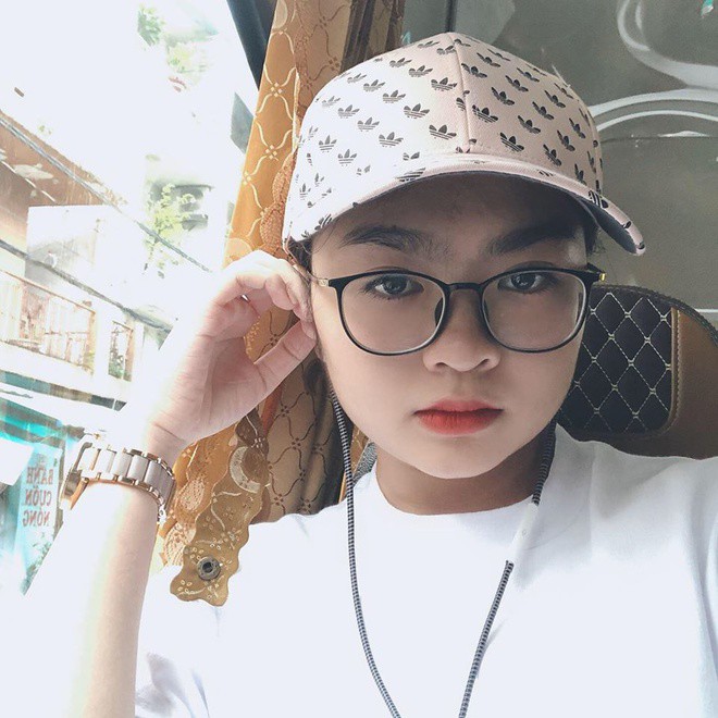 Mới đây, Quán quân The Voice Kids (Giọng hát Việt nhí) năm 2014 - Thiện Nhân bất ngờ bị hacker tấn công trang cá nhân. Kẻ xấu đã cố tình gây hiểu nhầm về mối quan hệ giữa Thiện Nhân và Phương Mỹ Chi khi trước đó cặp đôi sao nhí thường bị so sánh, thậm chí còn có tin đồn cả hai cạnh tranh ngầm vì có cùng xuất phát điểm, cùng độ tuổi và cùng theo đuổi dòng nhạc trữ tình, dân ca.