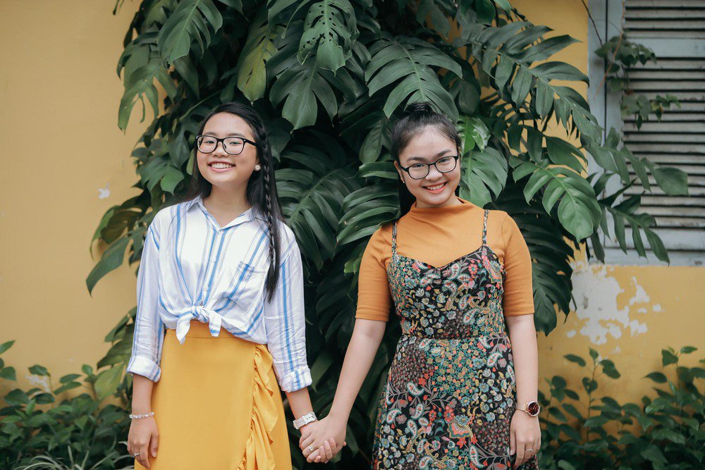 Cụ thể, hacker tấn công trang cá nhân của Thiện Nhân và chỉnh sửa thông tin liên lạc ở phần công việc thành số điện thoại của mẹ Phương Mỹ Chi đã gây ra không ít hiểu lầm.