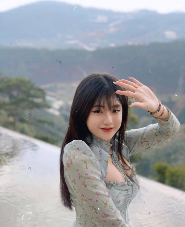 di an toi ma dien ao khoet sau lo nguc khung, hot girl lam ca quan nguoc nhin - 9