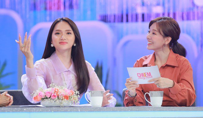 Thái độ của Lan Ngọc khi Hương Giang hỏi: amp;#34;Có thích bạn trai là ca sĩ hay không?amp;#34; - 5