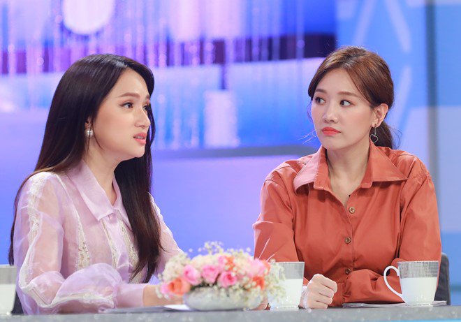 Thái độ của Lan Ngọc khi Hương Giang hỏi: amp;#34;Có thích bạn trai là ca sĩ hay không?amp;#34; - 8
