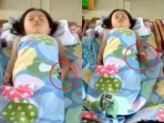 Tin tức - Cô giáo gửi đoạn clip con gái ngủ trưa, mẹ bật khóc khi nhìn hành động lạ ở tay con