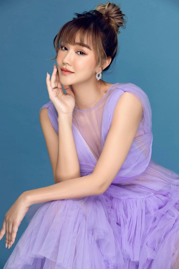 Nhan sắc thực sự sau khi nghiện thẩm mỹ của người đẹp không đội trời chung với Hồ Ngọc Hà - 10