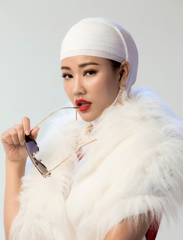 Nhan sắc thực sự sau khi nghiện thẩm mỹ của người đẹp không đội trời chung với Hồ Ngọc Hà - 3