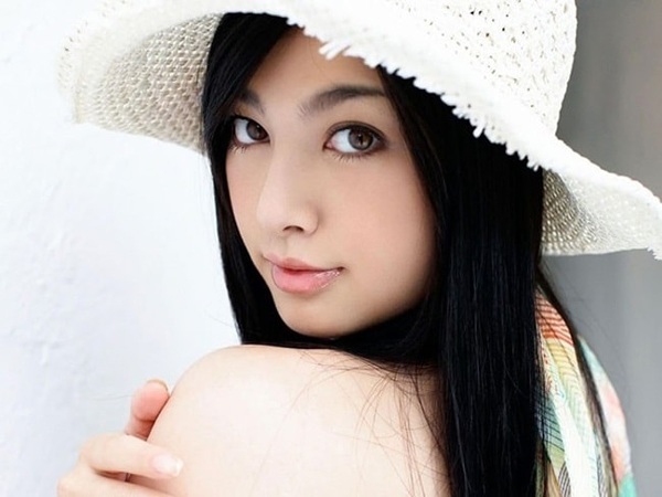 nu hoang phim nguoi lon nhat tram cam vi dong phim, cuoi chong dang tuoi bo - 1