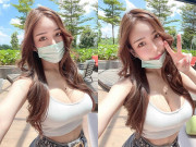 Làm đẹp - Mặc trễ nải, “hot girl khẩu trang” lại dậy sóng dân tình với cặp núi đôi căng đầy