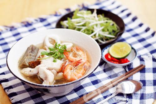 Cách nấu bún mắm ngon tại nhà chuẩn vị miền Tây cho bữa sáng nóng hổi - 7