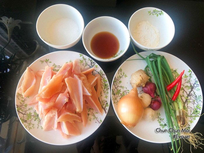 Mát trời làm sụn gà chiên nước mắm giòn ngon, đậm đà, cả nhà thi nhau lấy thêm cơm - 1