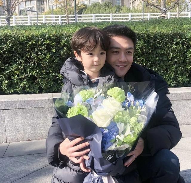 Bé con 30 Chưa Phải Là Hết: Ngây thơ amp;#34;hết phần thiên hạamp;#34;, gây nhói lòng vì 1 câu nói - 7