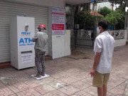 Clip Eva - Ông chủ “ATM gạo” chế tạo “ATM khẩu trang” miễn phí