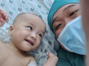 Sức khỏe - Tình hình sức khỏe cặp song sinh Trúc Nhi - Diệu Nhi: Sẽ được tháo bột sau 6 tuần nữa