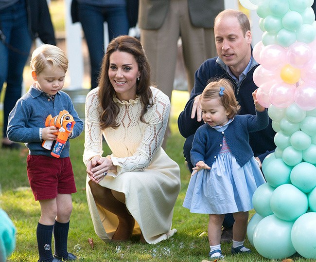 may anh phat hien hanh dong la cua vo chong cong nuong kate middleton khi con hu noi dong nguoi - 8