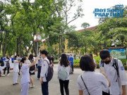 Tin tức - Sĩ tử kín mít khẩu trang đến điểm thi làm thủ tục dự thi tốt nghiệp THPT năm 2020