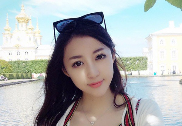 Ngôi sao 24/7: Angelababy bị lộ ảnh thật khi chụp trộm, nhìn xuống phần cổ mới đáng sợ - 6