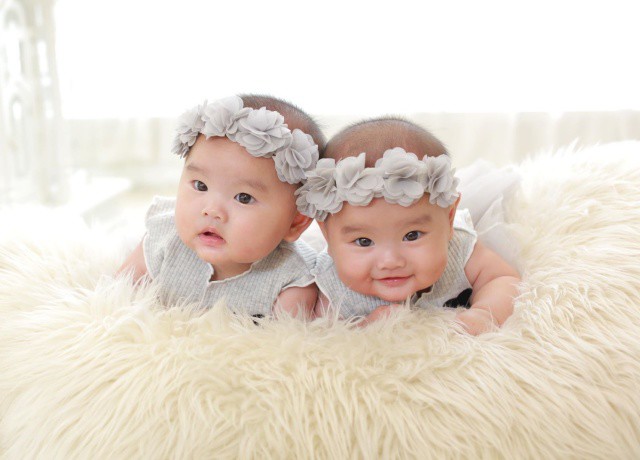 Tránh thai cẩn thận, 9 tháng sau mẹ Việt ở Hàn đón cặp song sinh giống nhau như đúc - 9