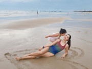Làm mẹ - Hương Giang khoe ảnh bikini, tiết lộ chồng đại gia hiện đang kẹt ở nước ngoài, một mình nuôi con