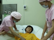 Bà bầu - Xin tinh trùng thạc sĩ về mang thai, mẹ đồng tính suy sụp nhìn 2 con sau sinh