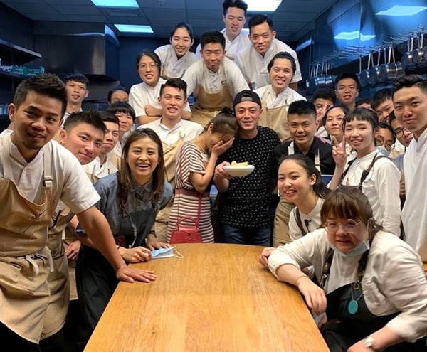 Nhân 4 năm ngày cưới, Lâm Tâm Như bẽn lẽn bên chồng, khán giả chỉ chăm chăm nhìn xuống bụng - 3